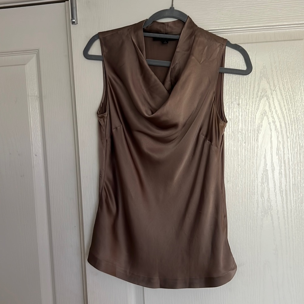 Classifies Entier silk blouse in like new condition